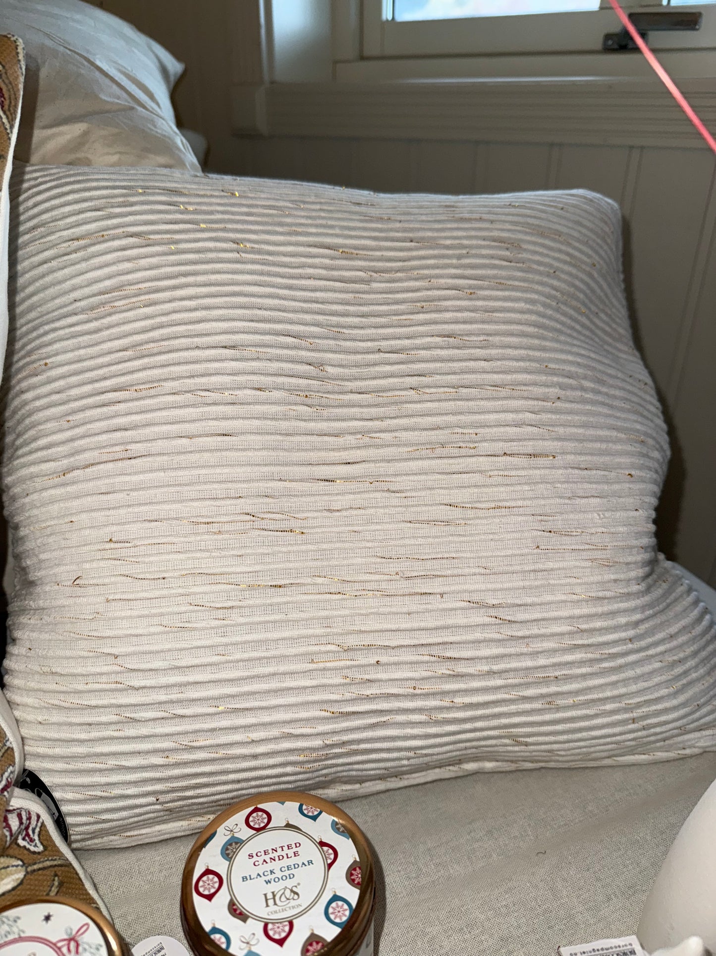 Putetrekk Madrid bomull hvit m/gull 50x50cm