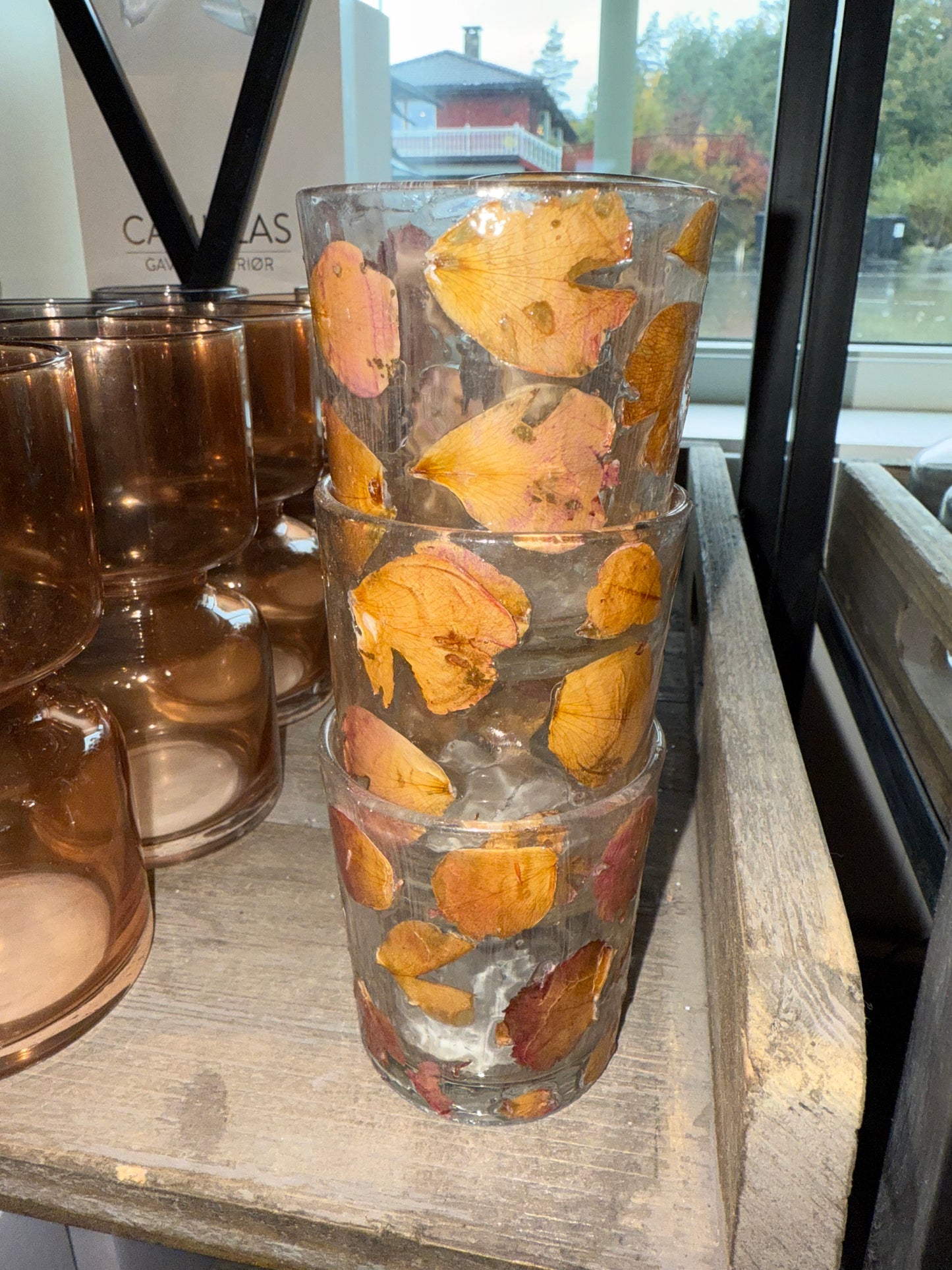 Lysglass .ed roseblader