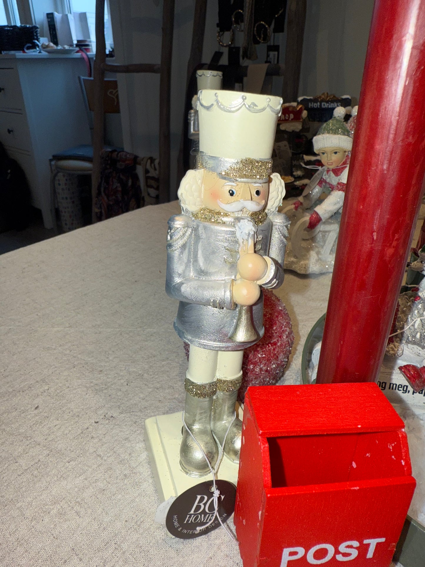 Tinnsoldater hvit/sølv h:16cm 2ass