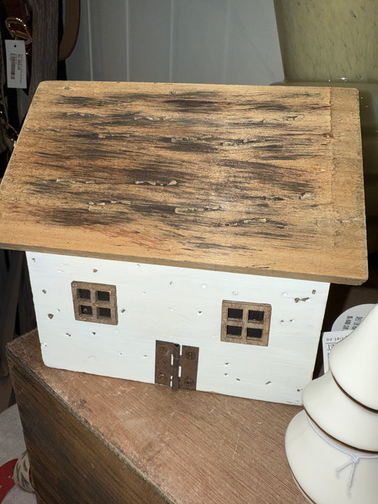 Hus hvitt tre tak 15x11.5x13cm