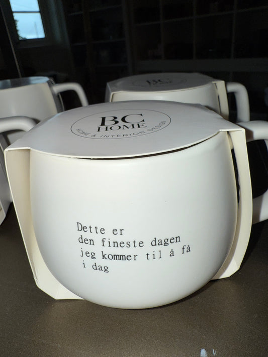 Krus hvit Fineste dagen 300ml